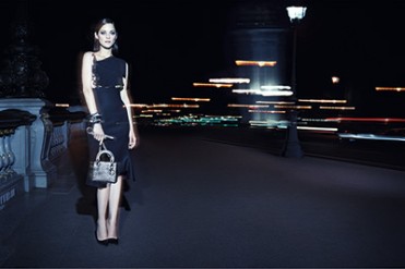 Diorのバッグ「レディ ディオール」の広告ビジュアル公開 - ミューズはマリオン・コティヤール