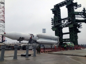 アンガラA5ロケット、プレセツク宇宙基地に立つ　12月打ち上げ予定（Image credit: Khrunichev State Research and Production Space Center）