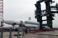 アンガラA5ロケット、プレセツク宇宙基地に立つ　12月打ち上げ予定（Image credit: Khrunichev State Research and Production Space Center）