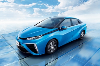 トヨタ自動車が12月に発売するセダンタイプの新型燃料電池自動車(FCV)「MIRAI(ミライ)」（写真提供：トヨタ自動車）