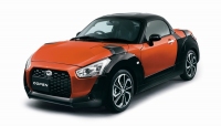 ダイハツ工業が19日に発売した2ドアでオープンタイプの軽自動車「COPEN XPLAY(コペン エクスプレイ)」(写真提供:ダイハツ工業) ダイハツ工業が19日に発売した2ドアでオープンタイプの軽自動車「COPEN XPLAY(コペン エクスプレイ)」(写真提供:ダイハツ工業)