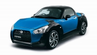 ダイハツ工業が19日に発売した2ドアでオープンタイプの軽自動車「COPEN XPLAY(コペン エクスプレイ)」(写真提供:ダイハツ工業) ダイハツ工業が19日に発売した2ドアでオープンタイプの軽自動車「COPEN XPLAY(コペン エクスプレイ)」(写真提供:ダイハツ工業)