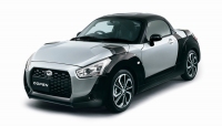 ダイハツ工業が19日に発売した2ドアでオープンタイプの軽自動車「COPEN XPLAY(コペン エクスプレイ)」(写真提供:ダイハツ工業) ダイハツ工業が19日に発売した2ドアでオープンタイプの軽自動車「COPEN XPLAY(コペン エクスプレイ)」(写真提供:ダイハツ工業)