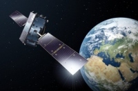 打ち上げ失敗の航法衛星ガリレオ、新たな軌道に向けて移動を開始（Image credit: ESA）