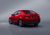 マツダは、今月28日から開催される「タイ国際モーターエキスポ2014」で新型「Mazda2(日本名デミオ)」のセダンを世界初公開する（写真提供：マツダ）