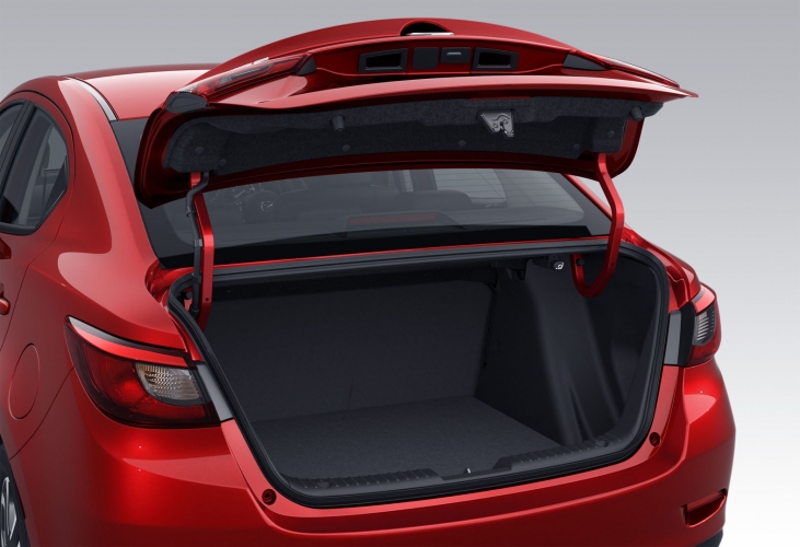 マツダは、今月28日から開催される「タイ国際モーターエキスポ2014」で新型「Mazda2(日本名デミオ)」のセダンを世界初公開する（写真提供：マツダ）