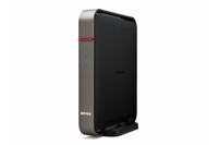 写真によるiPhoneの容量不足に困っている母親に向けたWi-Fiルーター『WZR-S1750DHP』