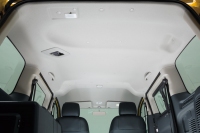 日産自動車が来年6月下旬に発売予定のワンボックスミニバン型タクシー「NV200タクシー」(写真提供:日産自動車) 日産自動車が来年6月下旬に発売予定のワンボックスミニバン型タクシー「NV200タクシー」(写真提供:日産自動車)