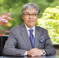 １１月２８日（金）、東京証券会館でうかい＜７８２１＞（ＪＱ・売買単位１００株）の大工原正伸社長は、２０１５年３月期・第２四半期決算と今後の展望について説明した。