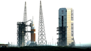 NASA新型宇宙船オリオン、打ち上げを24時間延期　5日夜に再挑戦（Image credit: NASA）