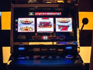 日本のセガサミーホールディングスと韓国カジノ最大手のパラダイスグループによる合弁会社によって、韓国初となるカジノ複合リゾート(IR)が着工した。場所は仁川国際空港でも有名な永宗島で、2017年春までに約1,380億円をかけてカジノや大型高級ホテルを建設する。