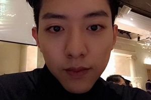 CNBLUEのイ・ジョンシンが冬のファッションを披露した。