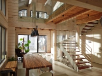 持家(注文住宅)の10月着工戸数は2万4,245戸で、9か月連続の減少、前年同月から実に28.6%減となった。4月の増税の影響と、景気の回復実感が薄いということが重なって、決断に慎重になる顧客が多い。