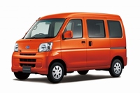 富士重工業が19日に発売した「スバル サンバーバン」の特別仕様車「ブラックインテリアセレクション」（写真提供：富士重工業）
