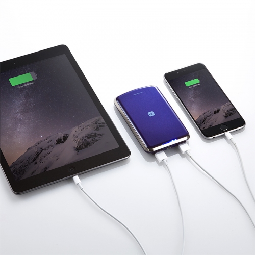 8,360mAhという大容量バッテリーと厚み17mmのスリムさが特徴のモバイルバッテリー『モバイルバッテリー700-BTL020シリーズ』