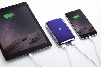 8,360mAhという大容量バッテリーと厚み17mmのスリムさが特徴のモバイルバッテリー『モバイルバッテリー700-BTL020シリーズ』