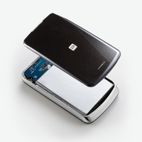 8,360mAhという大容量バッテリーと厚み17mmのスリムさが特徴のモバイルバッテリー『モバイルバッテリー700-BTL020シリーズ』