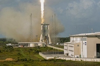 ソユーズST-B/フレガートMTロケット、通信衛星O3bの打ち上げに成功（Image credit Arianespace）