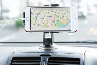 片手で簡単にセットできるオートホールド機能を搭載した『iPhone 6 Plus・スマートフォン車載ホルダー200-CAR036』