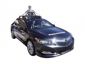 安全運転支援システム「Honda SENSING(ホンダ・センシング)」を搭載してテストするレジェンド