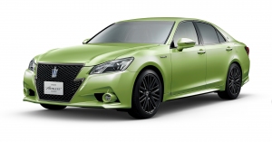 クラウンの誕生60周年を記念し、外板色に空色および若草色を採用した特別仕様車「アスリートS 若草色edition」(写真提供:トヨタ自動車) クラウンの誕生60周年を記念し、外板色に空色および若草色を採用した特別仕様車「アスリートS 若草色edition」(写真提供:トヨタ自動車)