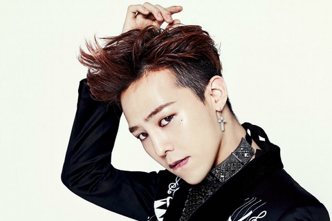 韓国の男性グループBIGBANGのメンバーG-DRAGONが、今年1年で最も多くのツイッターユーザーにリツイートされ、韓国の“ゴールデン・ツイート” に輝いた。写真：YGエンターテインメント