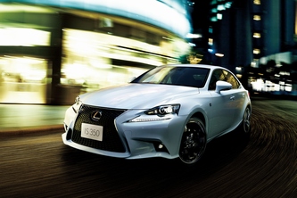レクサス日本開業10周年を記念したIS350の特別仕様車「Fスポーツ Xライン」（写真提供：トヨタ自動車）