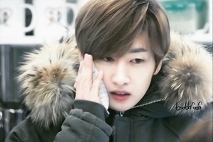 SUPER JUNIORのウニョクがファンへおやすみのメッセージを伝えた。