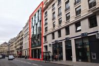 三菱地所が取得したフランス・パリのオフィスビル「46 Rue La Boetie」（写真：同社発表資料より）