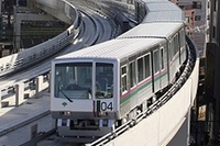 東京交通局は日帰り旅行ツアーや映画「ソロモンの偽証」鑑賞券などが抽選で当たる「日暮里・舎人ライナー早起きキャンペーン」を実施する。写真：東京交通局の発表資料より