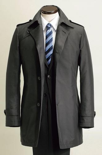 AOKIは、花粉が付着しにくく落ちやすい『花粉症対策コート』を1月17日に発売する。