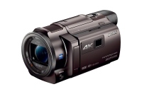 ソニーは、現行機比で体積約30%、質量約20%の小型・軽量化を実現したデジタル4Kビデオカメラレコーダー ハンディカム「FDR-AXP35」「FDR-AX30」を2月20日に発売する。写真は、「FDR-AXP35」(写真提供:ソニー) ソニーは、現行機比で体積約30%、質量約20%の小型・軽量化を実現したデジタル4Kビデオカメラレコーダー ハンディカム「FDR-AXP35」「FDR-AX30」を2月20日に発売する。写真は、「FDR-AXP35」(写真提供:ソニー)