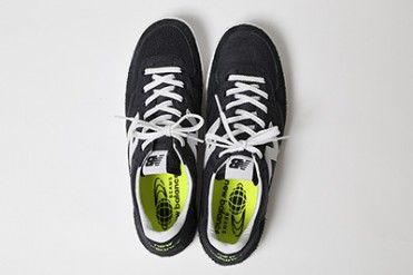 BEAMS×ニューバランス、遊び心溢れる“テニス”インスパイアのコラボモデル