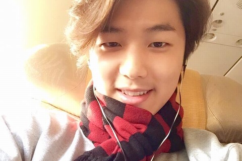 CNBLUEのカン・ミンヒョクが爽やかな朝のメッセージを伝えた。写真：ミンヒョクのツイッターより