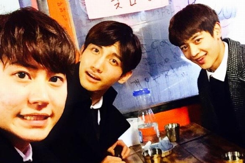 SUPER JUNIORのキュヒョンが忘年会の写真を公開した。写真：キュヒョンのツイッター