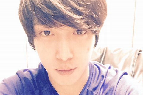 CNBLUEのチョン・ヨンファが元旦にツイッターを更新した。写真：ヨンファのツイッター