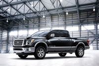 デトロイトショーでワールドプレミア(米国だけの販売だから“米プレミア”)となった「新型日産タイタン」、5リッターV8ディーゼルターボを搭載する。燃料が安いから売れるというが、あまり健全な市場環境とは思えない