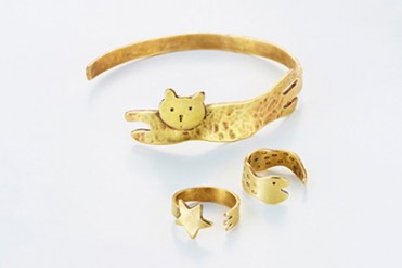 毎月15日に開催される「京都手づくり市」を、阪神百貨店で！一点もののアクセサリーや革小物など