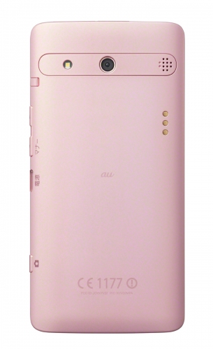KDDI、沖縄セルラーが2月中旬より発売するau初のシニア向けスマートフォン「BASIO」（写真提供：KDDI）