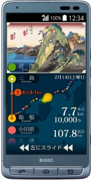 KDDI、沖縄セルラーが2月中旬より発売するau初のシニア向けスマートフォン「BASIO」（写真提供：KDDI）