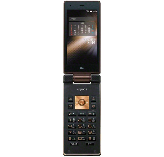 国内通信事業者では初となる4G LTEに対応したAndroid 4.4搭載のauケータイ「AQUOS K」（写真提供：KDDI）