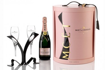 モエ・エ・シャンドンよりシャンパン「ロゼ アンペリアル」の限定パッケージ、テーマは”夜会への誘い”