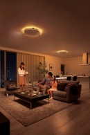 部屋のインテリアやさまざまな生活シーンに合った照明の演出ができる「LEDシーリングライト」（写真提供：パナソニック）