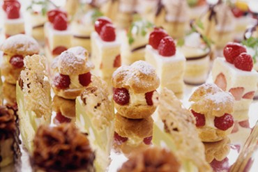 ホテル日航東京で月1回のスイーツ食べ放題イベント開催！夜景を堪能しながらシャンパンも飲み放題