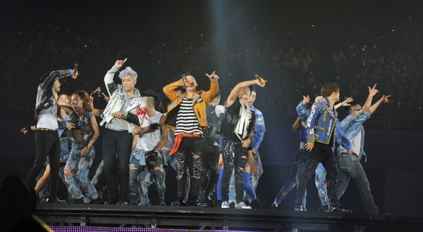 海外アーティスト史上初となるBIGBANGの2年連続日本5大ドームツアー「BIGBANG JAPAN DOME TOUR 2014~2015 "X"」が、18日の京セラドーム大阪公演で大盛況のうちに幕を閉じた(写真:YGエンターテインメント) 海外アーティスト史上初となるBIGBANGの2年連続日本5大ドームツアー「BIGBANG JAPAN DOME TOUR 2014~2015 "X"」が、18日の京セラドーム大阪公演で大盛況のうちに幕を閉じた(写真:YGエンターテインメント)