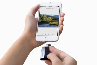 サンディスクが出荷を開始したiPhone、iPad用USBフラッシュメモリー「サンディスク iXpand(アイ・エクスパンド)フラッシュドライブ」