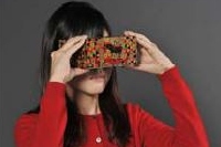 凸版印刷と九州国立博物館は、福岡県桂川町にある特別史跡「王塚古墳」の石室内を鑑賞するための簡易型ヘッドマウントディスプレイ用コンテンツを共同で開発した（写真：凸版印刷の発表資料より）