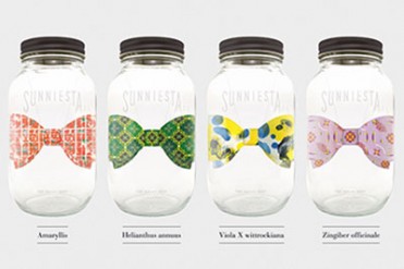 蝶ネクタイ「SUNNIESTA」発売 - 標本のようなビン入りパッケージ