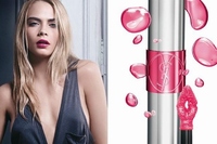 「イヴ・サンローラン・ボーテ(YVES SAINT LAURENT)」の1分に1本売れているリップに史上初オイルルージュが登場