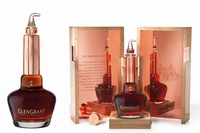 アサヒビールが世界限定150本を販売するスコッチシングルカスクウイスキー「グレン グラント50年」（写真：同社発表資料より）